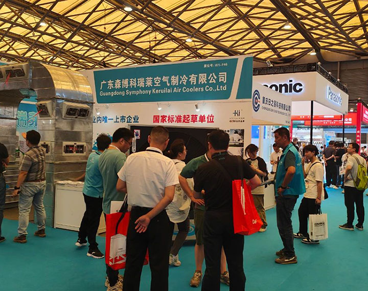 第二日，，，，，，，，展会现场开启接单模式