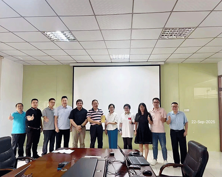 集团董事会主席亲授殊荣，，，，，，，表扬9999js金沙老品牌公司总司理辛总卓越向导力